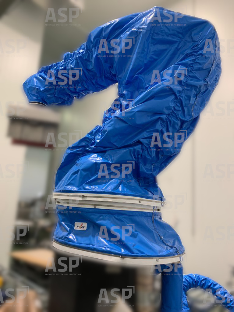 Robot chránený modrým krytom ASP v chladiacej komore